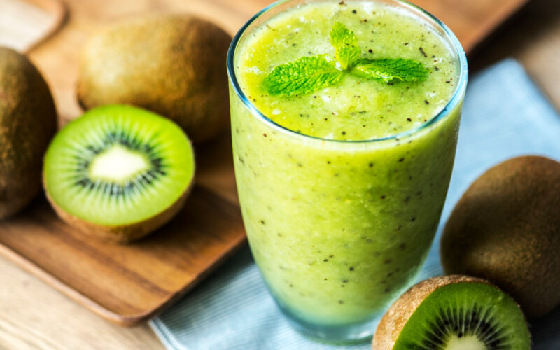 طريقة عمل عصير الكيوي الصحي فى المنزل بخطوات سهلة وسريعة