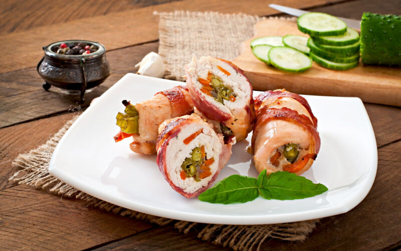 طريقة عمل رول الدجاج المحشي بوصفة لذيذة ومغذية