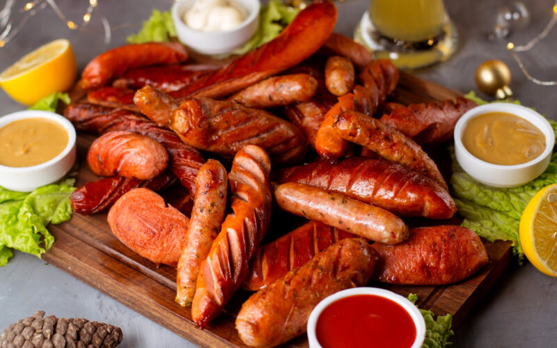 طريقة عمل السجق اللذيذ بطريقة سهلة وسريعة