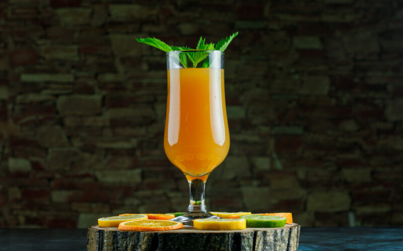 طريقة عمل عصير البرتقال بالنعناع الطبيعي والمنعش