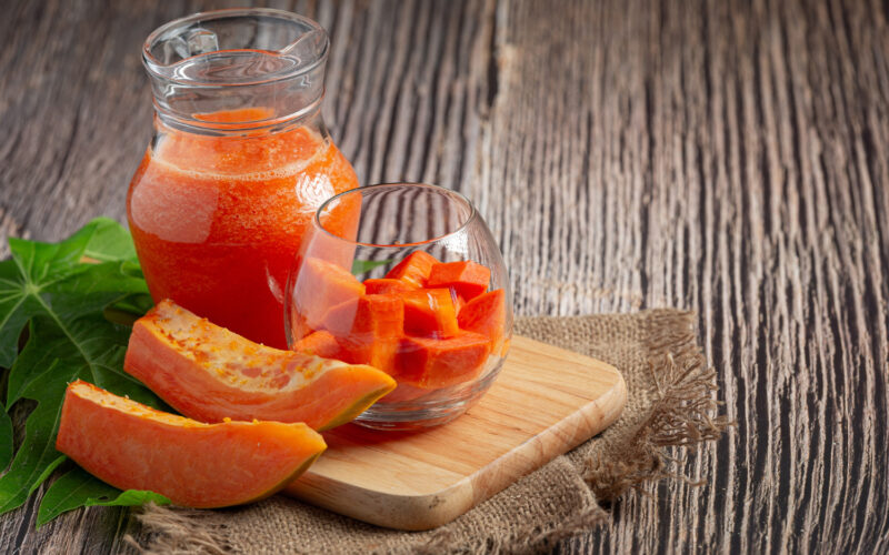 طريقة عمل عصير البابايا الطازج والمفيد بطريقة سهلة وسريعة