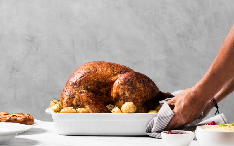 طريقة عمل الديك الرومي بخطوات سهلة وسريعة