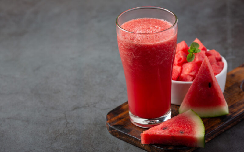 طريقة عمل عصير البطيخ اللذيذ بطريقة سهلة